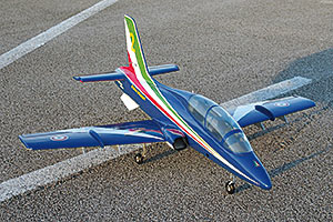 Mini MB339 EDF Frecce Tricolori 6S or Turbine P20 - Click Image to Close